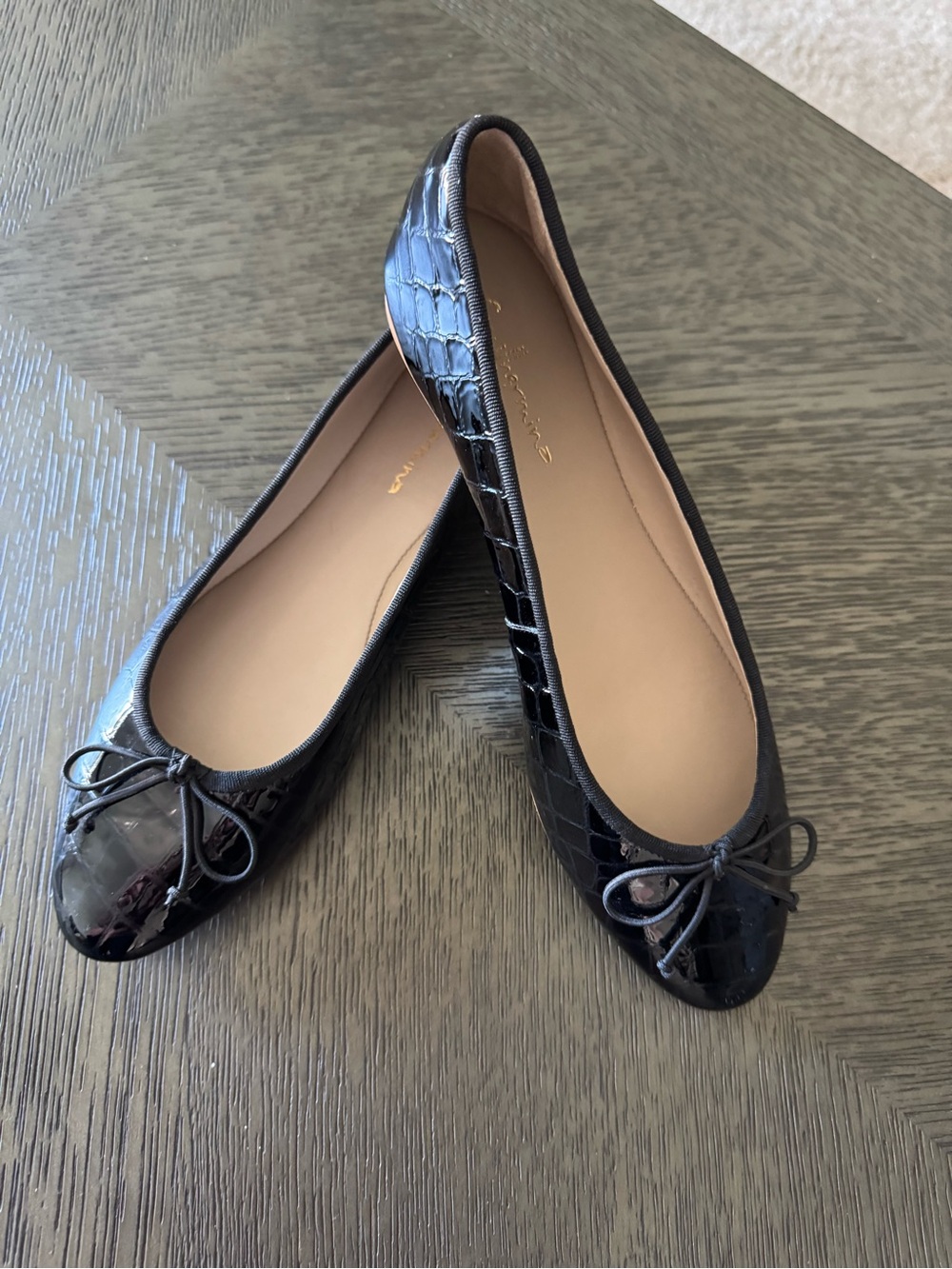 Guilhermina Croc-Embossed Black Ballet Flats with Bow Detail - Women's